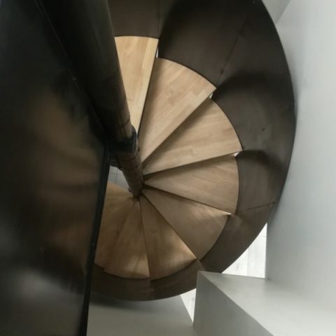 Escalier Hélicoïdal métal laqué et bois