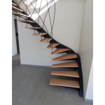 Escalier limon déporté métal et bois
