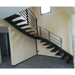 Escalier métal brut