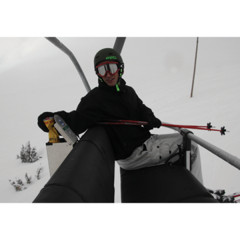 Récupérateur de déchets embarqué télésiège