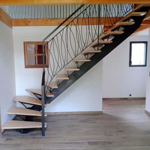 Escalier métal et bois